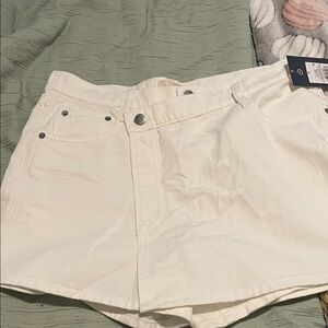NWT Universal Thread Women's White Denim Skort